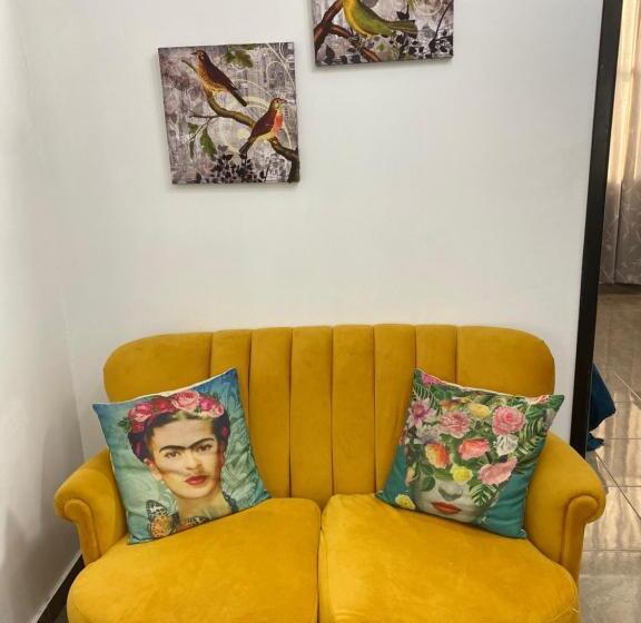 Standard Studio, Suites Fullhouse