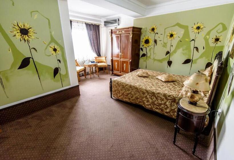 Семейный Номер, Pensiunea Paradis