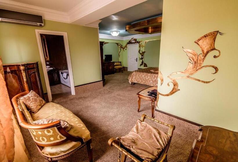 Номер Deluxe, Pensiunea Paradis