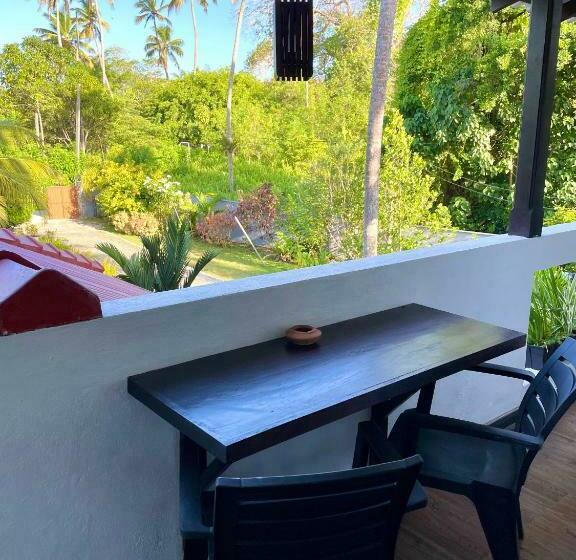 Номер Стандарт Вид на Бассейн, Shan Star Weligama