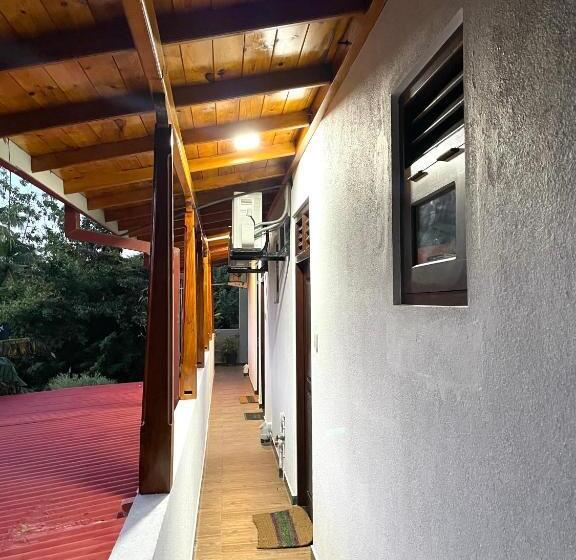 Номер Стандарт Вид на Бассейн, Shan Star Weligama