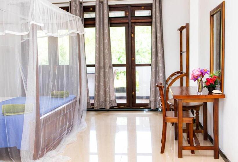 Номер Стандарт Вид на Бассейн, Shan Star Weligama