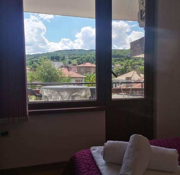 基本间, Guest House Bа́kish Obzor