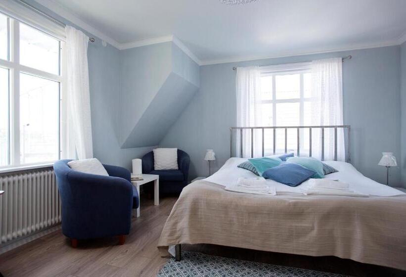 غرفة قياسية مطلّة علي البحر, Villa Evalotta