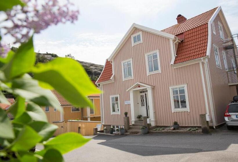 バスルーム共有のトリプルスタンダード, Villa Evalotta