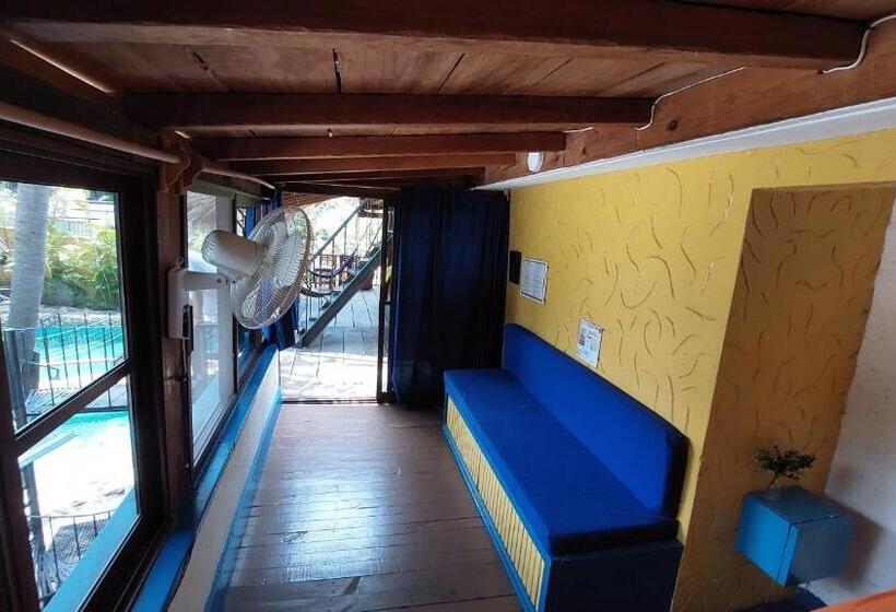 اتاق استاندارد با سرویس بهداشتی مشترک, Tower Bridge Hostel