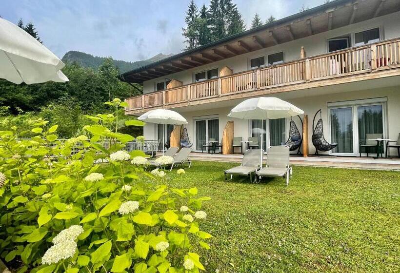 Номер Стандарт с Террасой, Sweet Cherry   Boutique & Guesthouse Tyrol