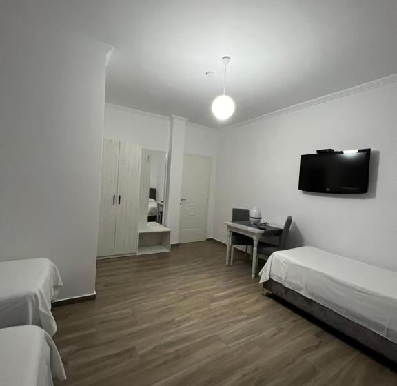 园景标准四人间, Red Rose Guest House