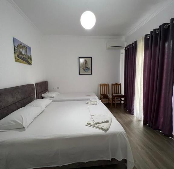带1个卧室的带阳台的公寓, Red Rose Guest House