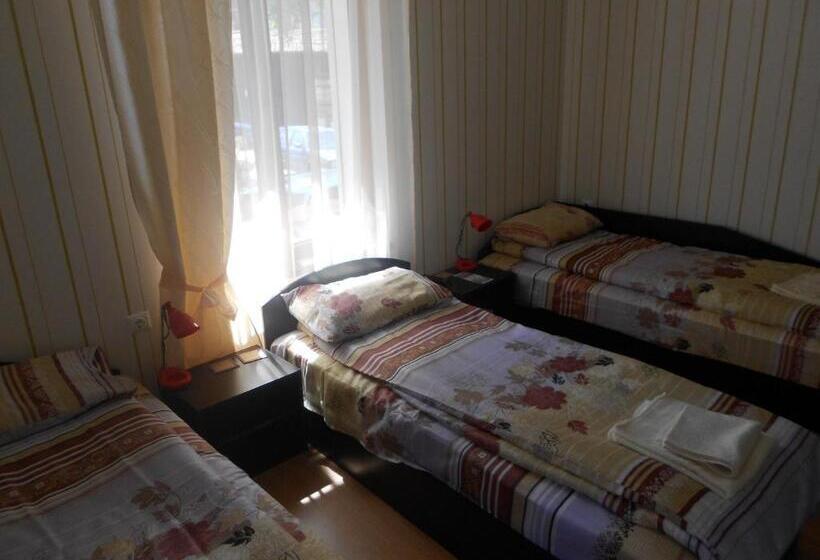 패밀리 룸, Guest House Tsenovi