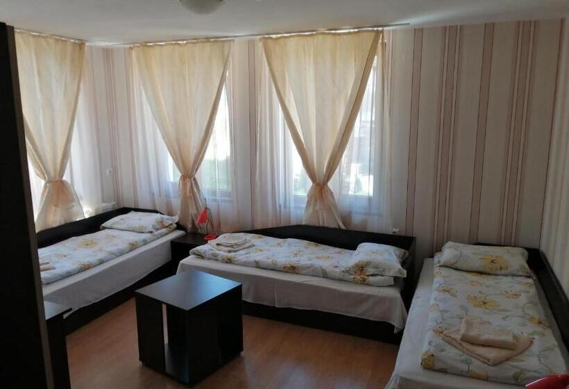 패밀리 룸, Guest House Tsenovi