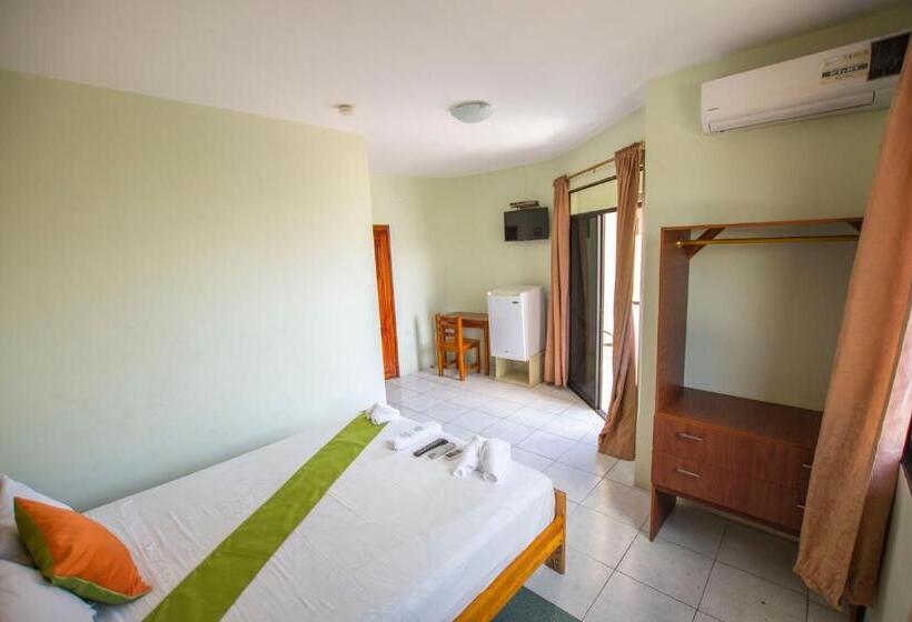 Номер Deluxe Вид на Море с Балконом, Hostal Andry