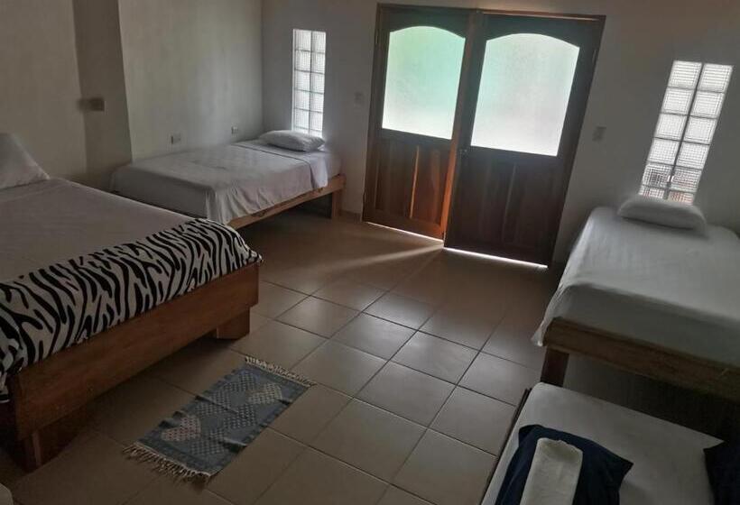 Семейный Номер, Hostal Cecilia