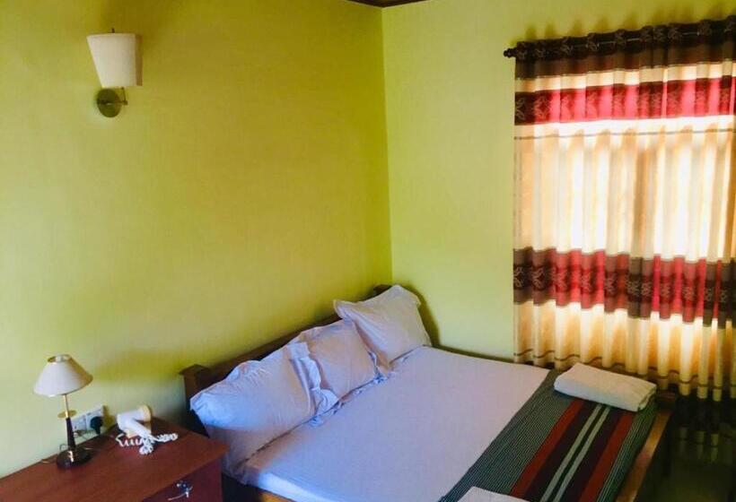اتاق خانوادگی, Suwani Pinnawala Homestay