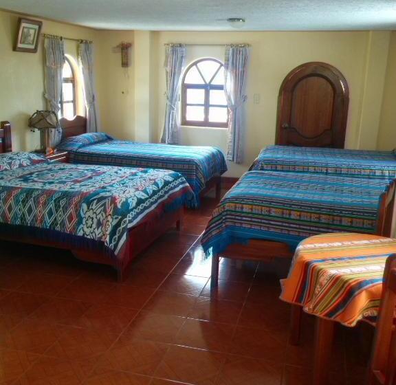 اتاق استاندارد چهار تخته, Hostal Curiñan