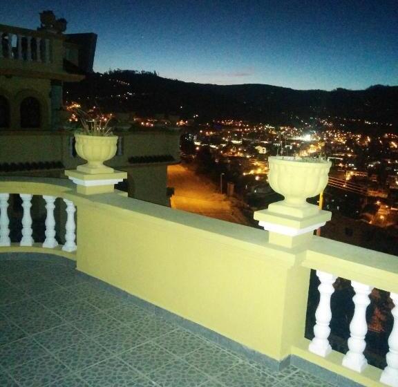 اتاق سوپریور, Hostal Curiñan