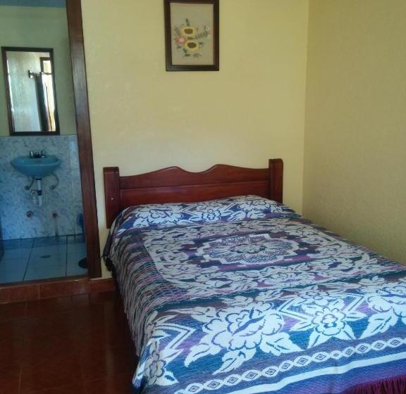 اتاق سوپریور, Hostal Curiñan