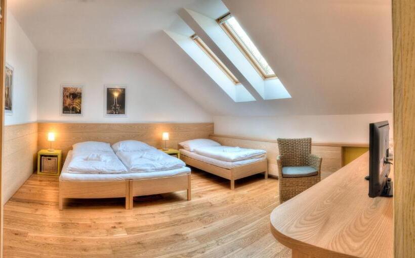 Family Suite, Statek Samsara