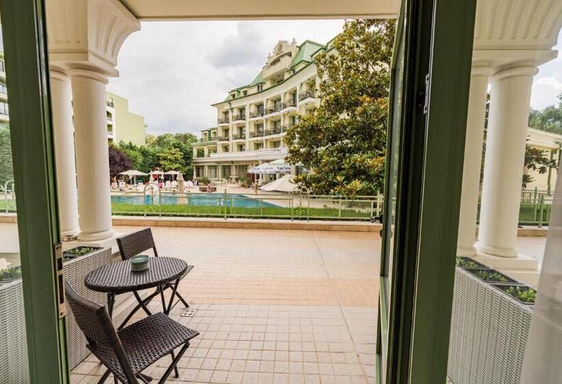 Апартаменты 1 Спальня Нижний Этаж, Apartcomplex Splendid