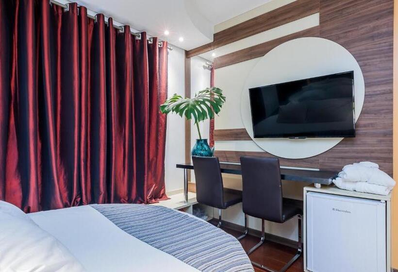 غرفة سوبيريور, Rainbow Motel