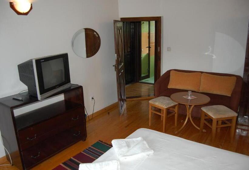 Люкс 2 Спальни, Kazasovata Guest House