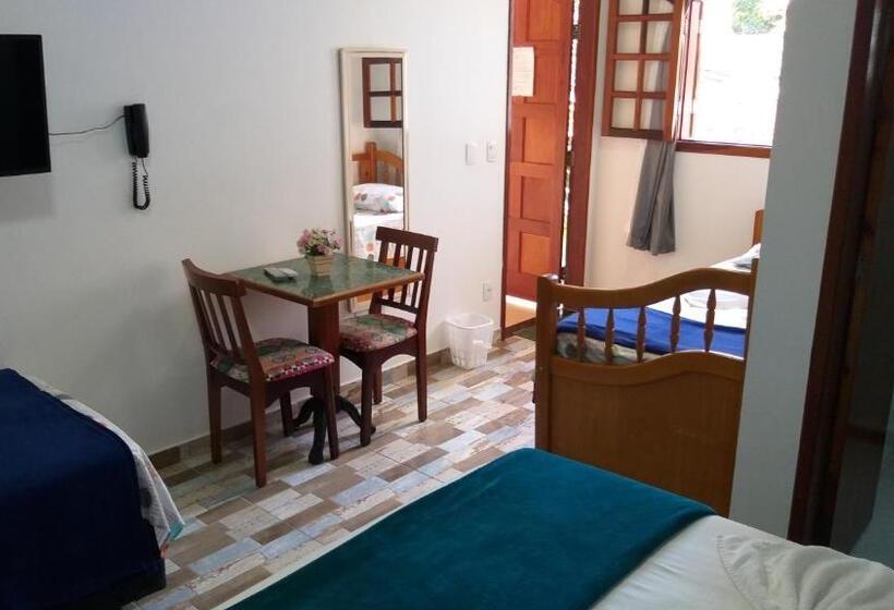اتاق استاندارد چهار تخته, Pousada Cavalo Branco