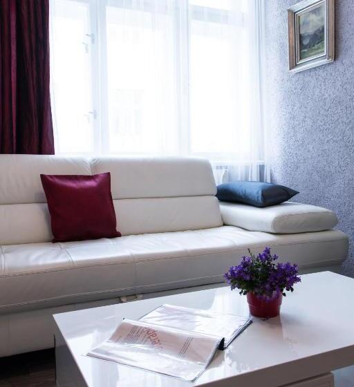 سوییت لوکس, Luxusni Apartmany Stodolni