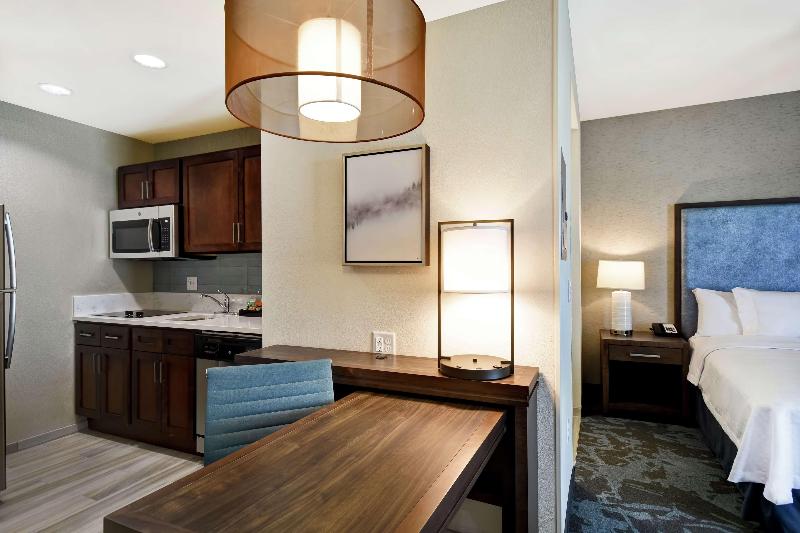 带大床的标准工作室, Homewood Suites By Hilton Salt Lake City Airport