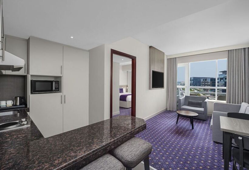 Президентский Люкс, Leva Hotel And Suites, Opposite Downtown