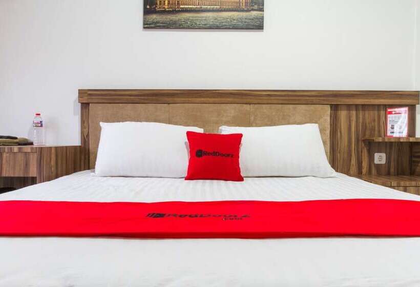 Номер Economy, Reddoorz Plus Near Sukajadi 2