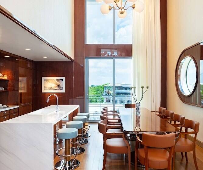 Президентский Люкс, Mr. C Miami  Coconut Grove