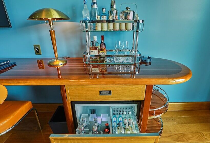 Люкс, Mr. C Miami  Coconut Grove