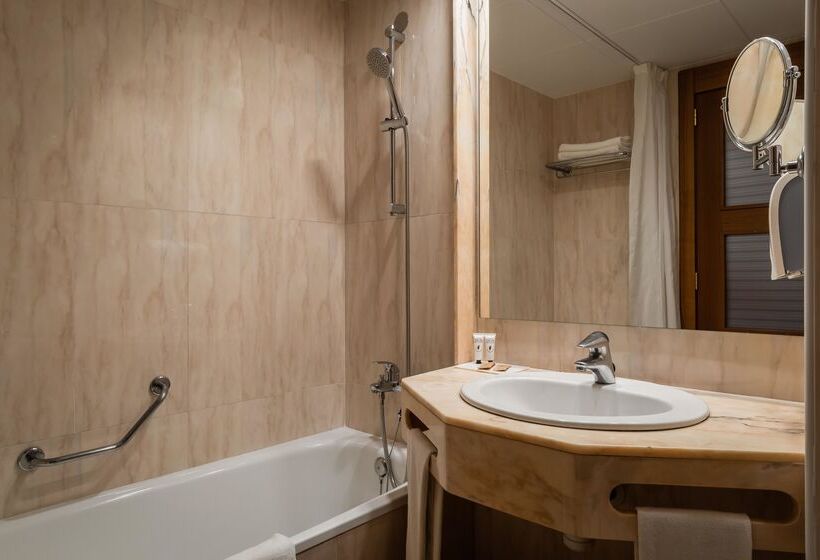 اتاق استاندارد سه نفره, ALEGRIA Florida Park