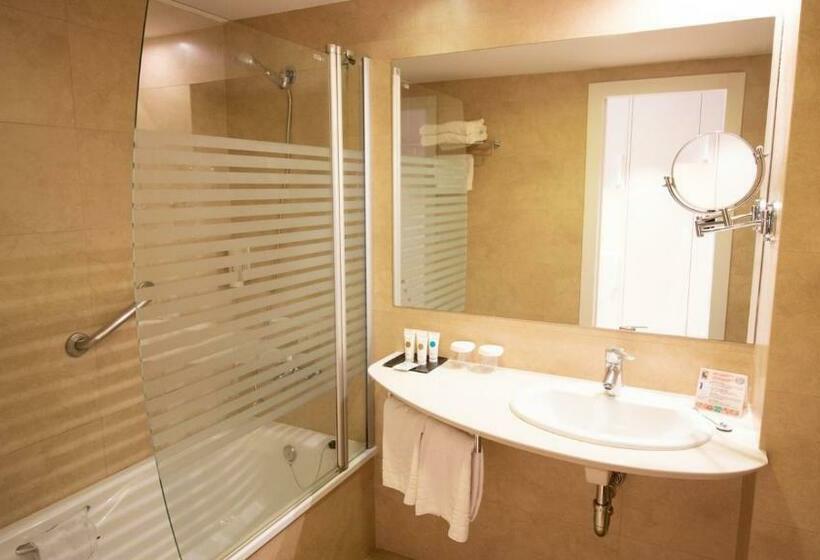 اتاق استاندارد سه نفره, Golden Taurus Aquapark Resort