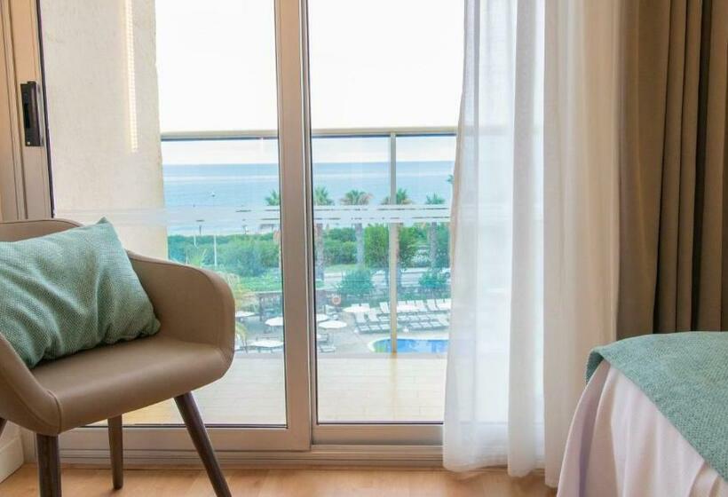 اتاق استاندارد سه تخته با چشم‌انداز استخر, Golden Taurus Aquapark Resort
