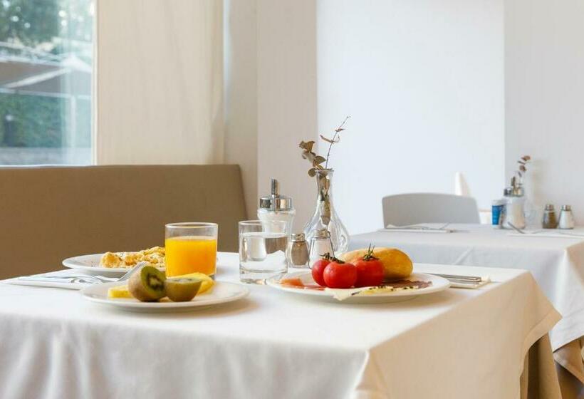 Трехместный Номер Стандарт с Балконом, Principe Wellness&spa