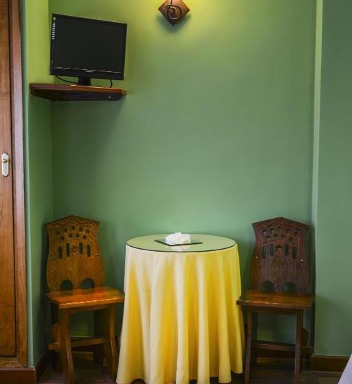 Семейный Номер, Café Bar Hotel Jefi