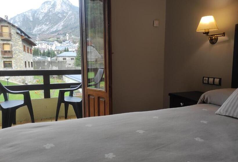 Трехместный Номер Superior, Snö Hotel Bielsa