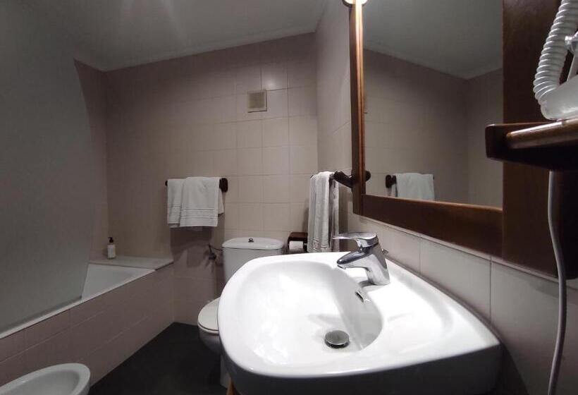 Номер Стандарт Индивидуальный с Балконом, Snö Hotel Bielsa