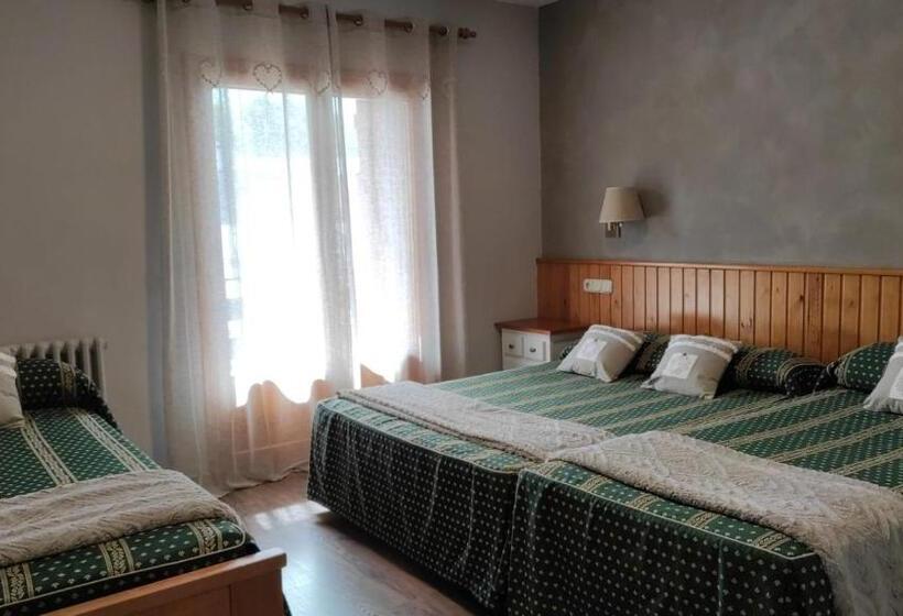 Четырехместный Номер Стандарт с Балконом, Casa Morlans 3000