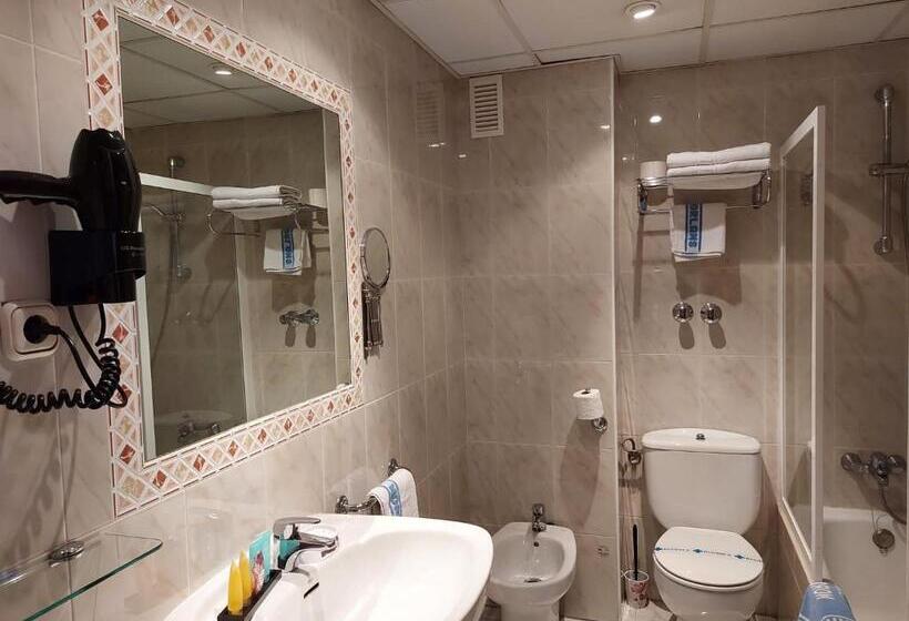 Четырехместный Номер Стандарт с Балконом, Casa Morlans 3000