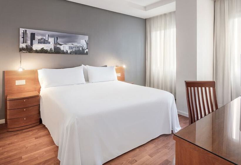 Habitación Familiar, Madrid Chamartín Affiliated By Meliá