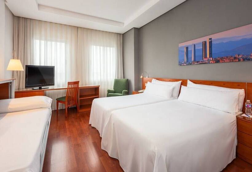 Habitación Triple Estándar, Madrid Chamartín Affiliated By Meliá