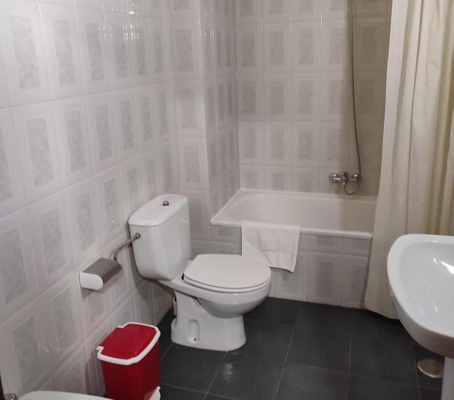 Standard Kolmen Hengen Huone, Novo