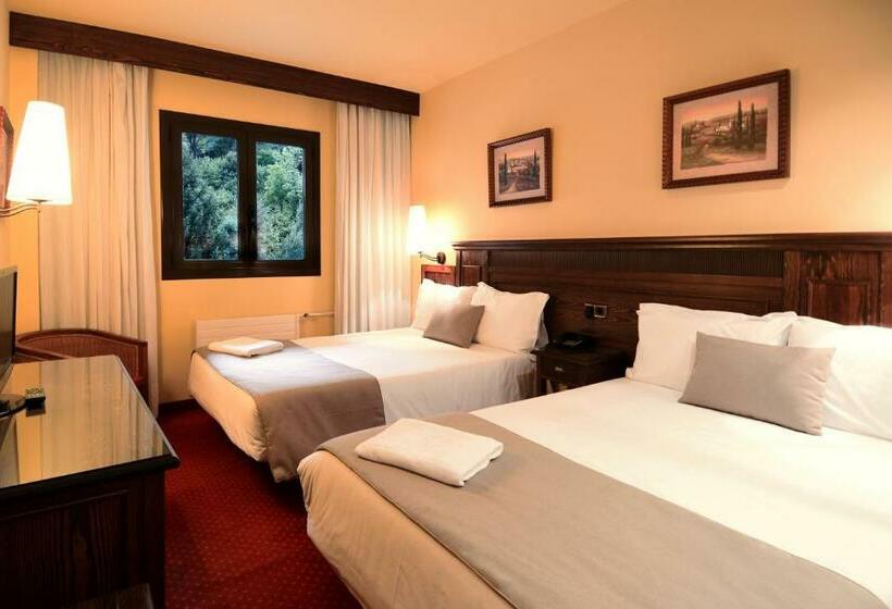 Номер Стандарт Трехместный, Rvhotels Tuca