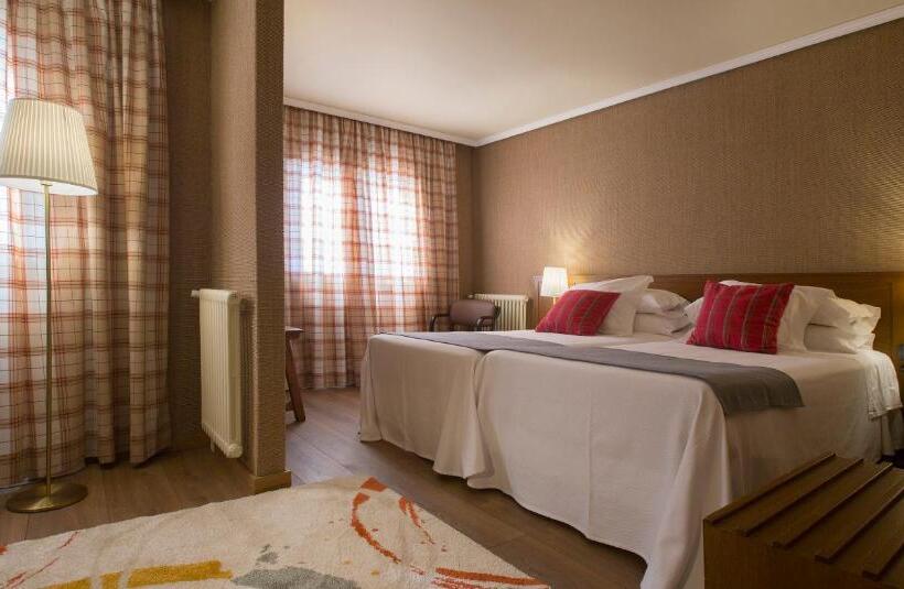 اتاق سوپریور, Hostal Sport