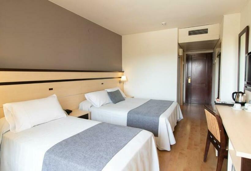 プールビュースタンダードルーム, Golden Port Salou & Spa