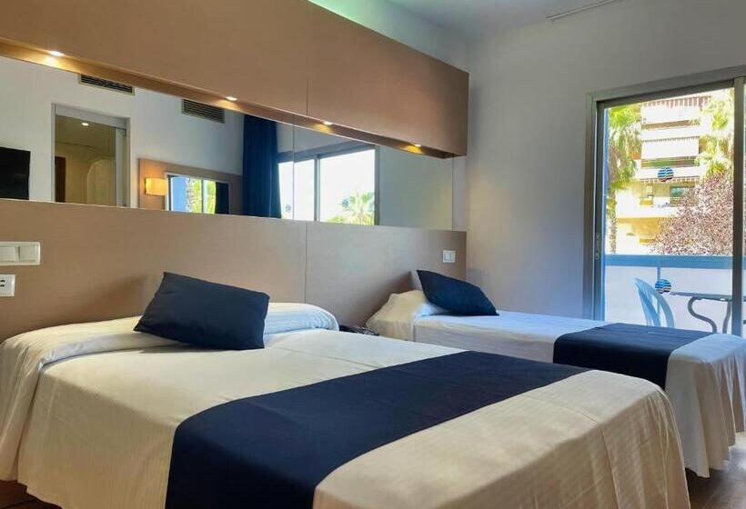 Chambre Supérieure Vue Piscine, Villamarina Club