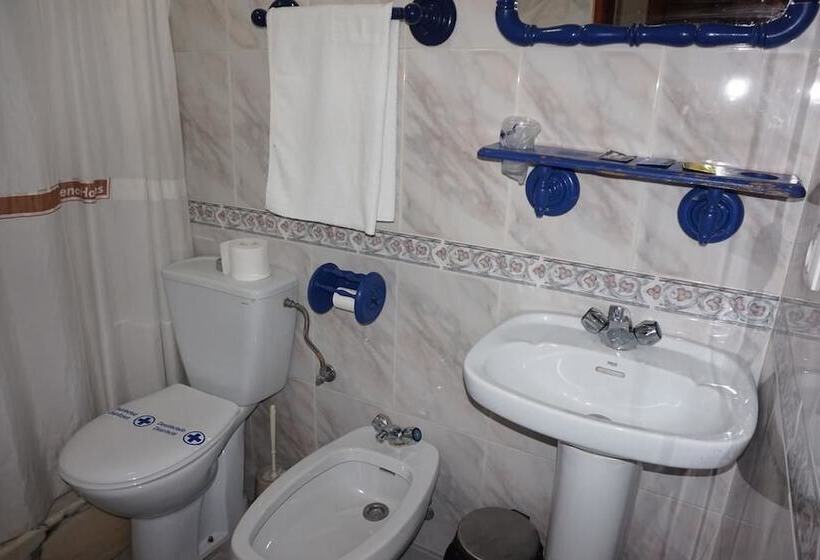 اتاق استاندارد یک نفره, Hostal Alamare