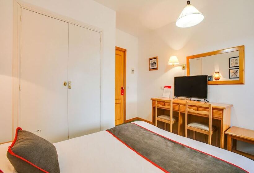 标准三人间, Hostal La Posada